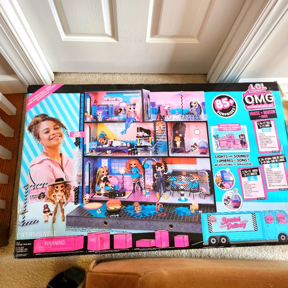 BRAND NEW NEVER OPENED LOL OMG SURPRISE DOLLHOUSE! 85+ Surprises